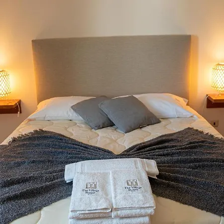 The By Cdv 카하제다 드 안시앙이스